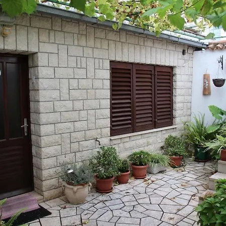 House Novi Vindolski * Novi Vinodolski